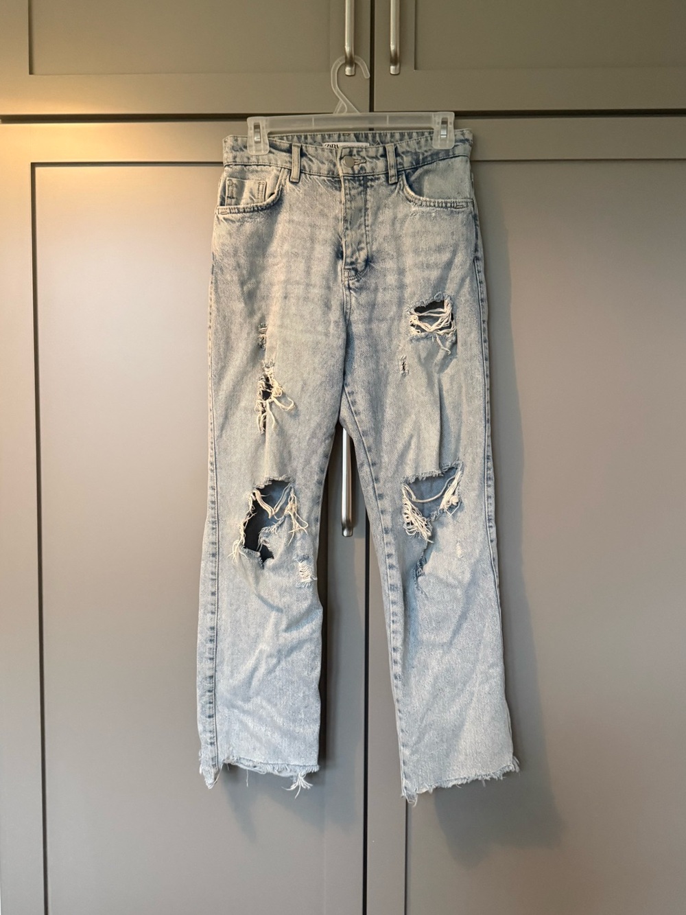 Zara Women’s ripped baggy straight leg jeans, Size 4